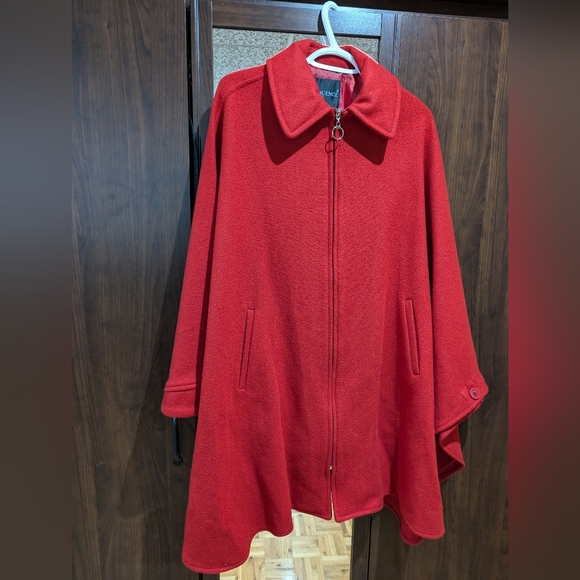 Sears vintage red wool cape - Picture 2 of 4